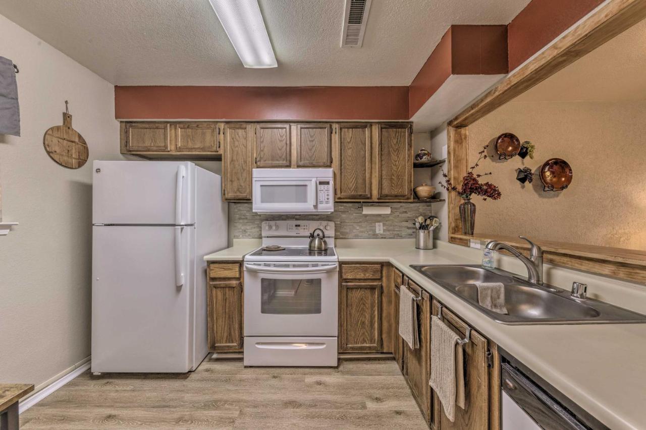 Forested Ruidoso Condo With Deck And Fireplace! ภายนอก รูปภาพ